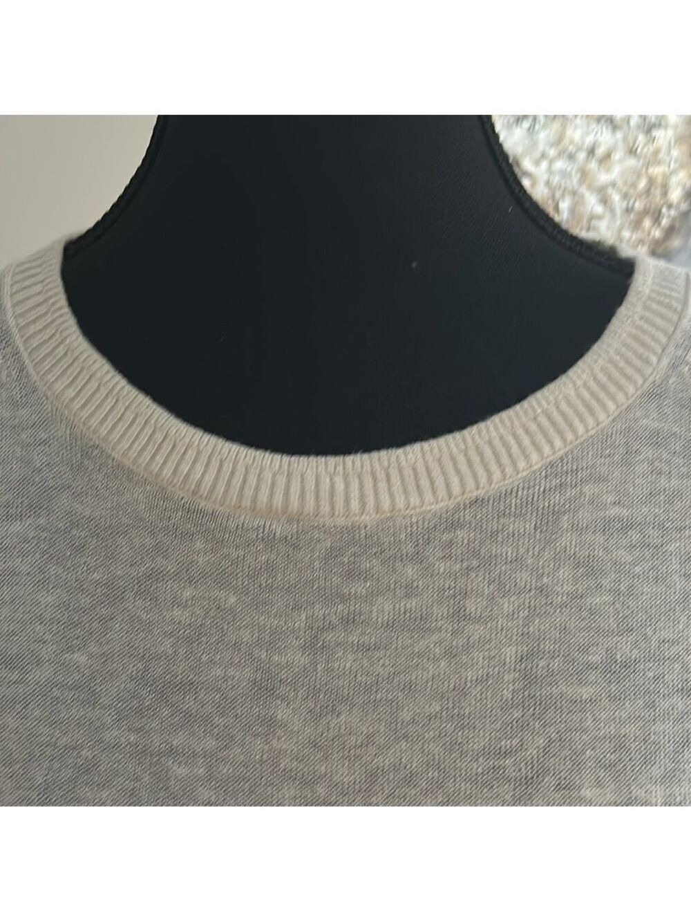 Women's Cream/ off-white sweater from Banana Republic - Picture 3 of 4